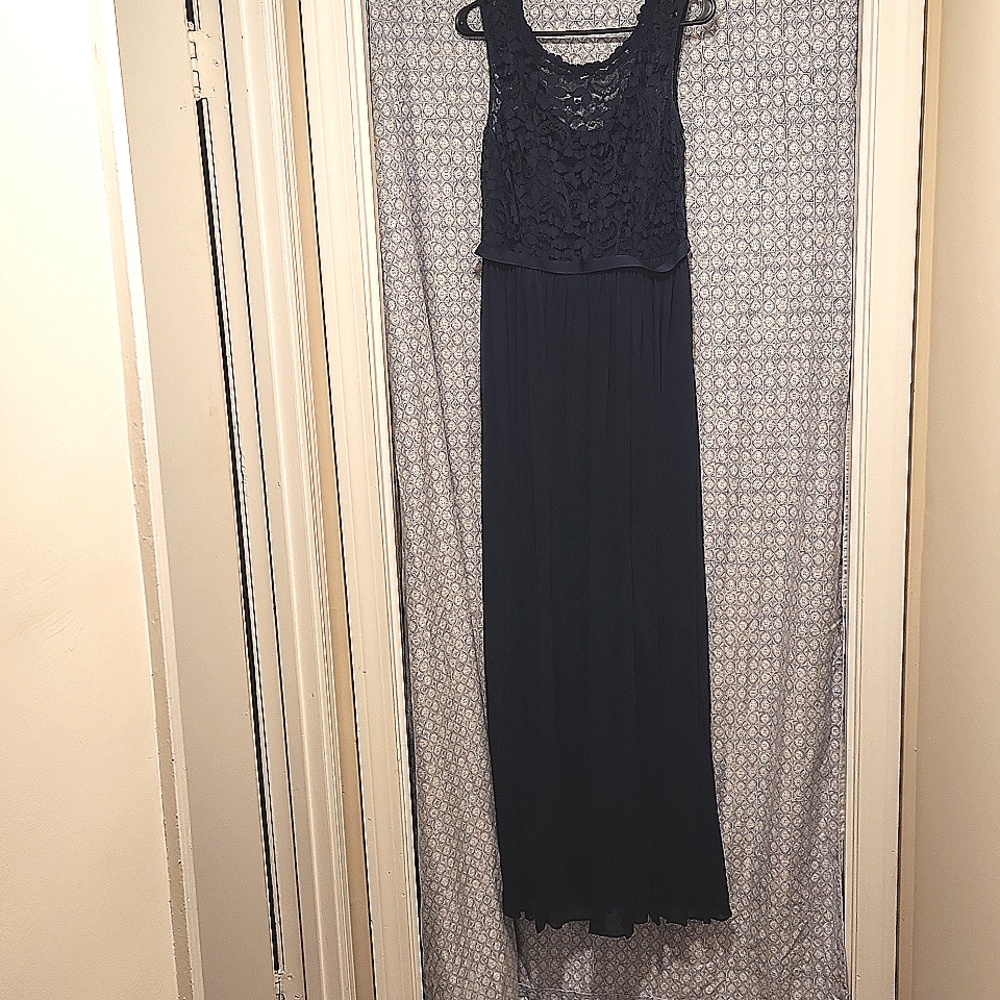Floor-length Dark Blue Dress with Lace Detail, 10